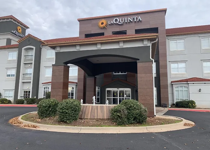 La Quinta Inn & Suites by Wyndham Okc North - Quail Springs