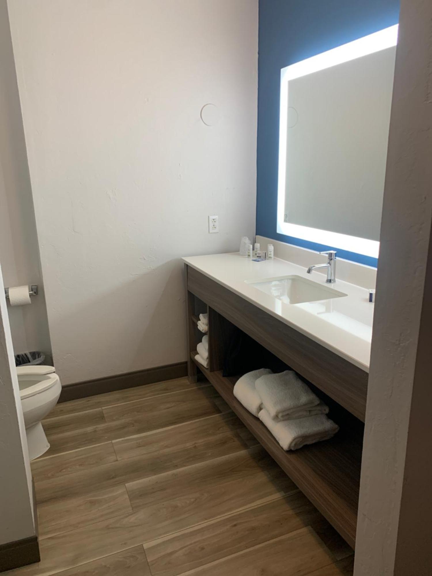La Quinta By Wyndham Okc North - Quail Springs